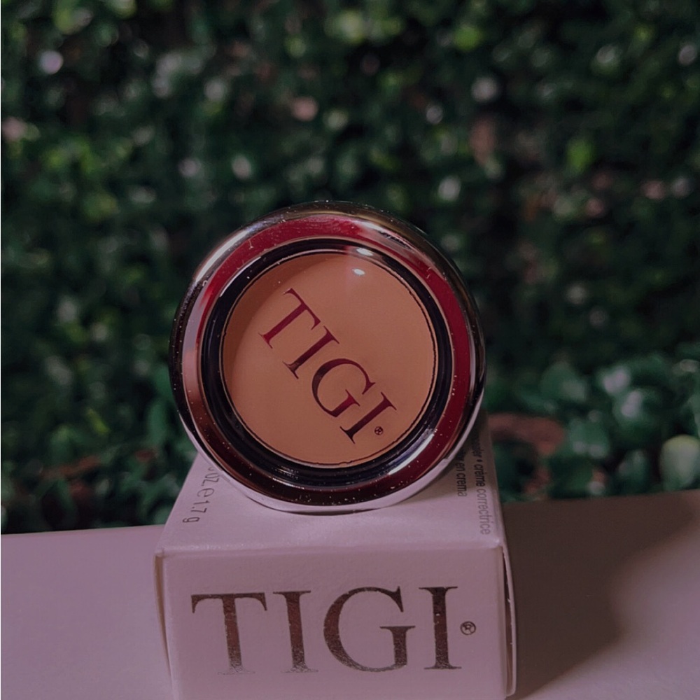 TIGI Tan Concealer